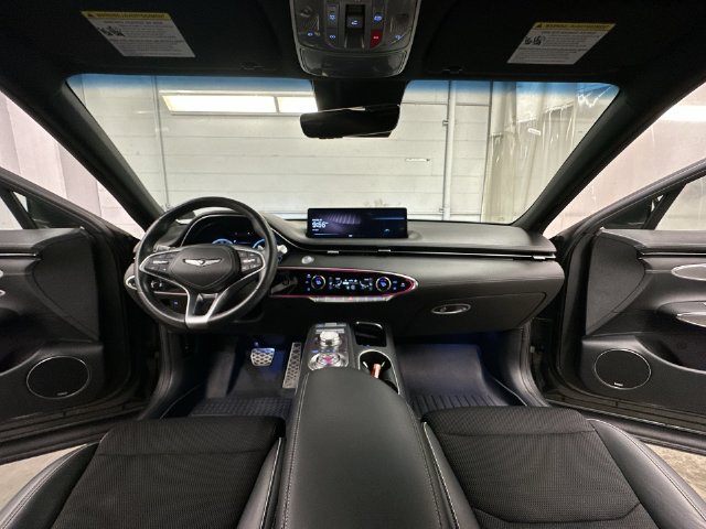 Thumbnail: 2023 Genesis GV70 - 14