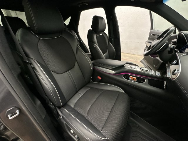 Thumbnail: 2023 Genesis GV70 - 29