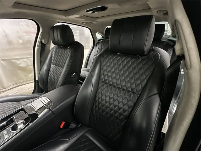 Thumbnail: 2017 Jaguar XJ - 8