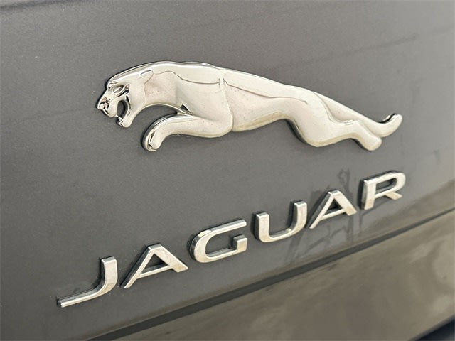 Thumbnail: 2017 Jaguar XJ - 6