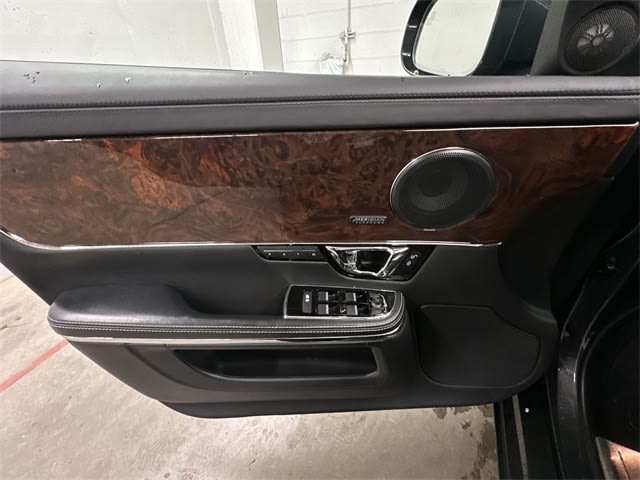 Thumbnail: 2017 Jaguar XJ - 22