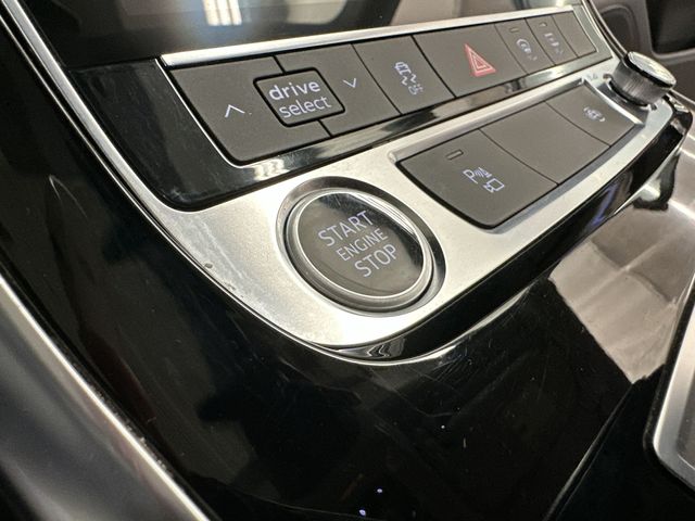 Thumbnail: 2025 Audi Q7 - 21