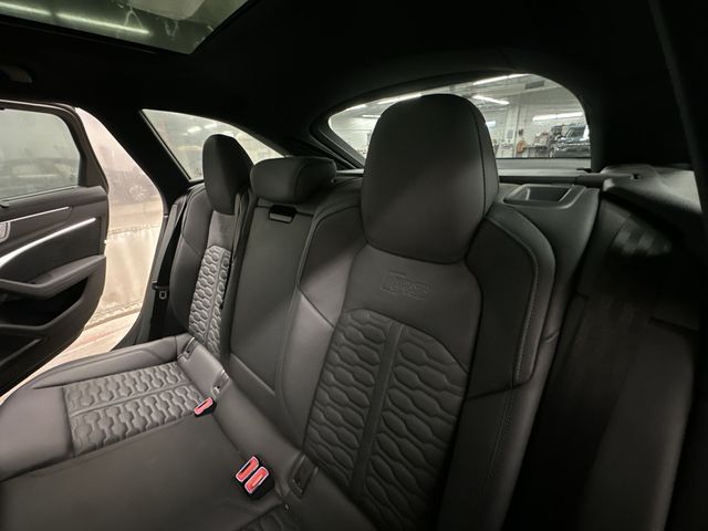 Thumbnail: 2024 Audi RS 6 - 9