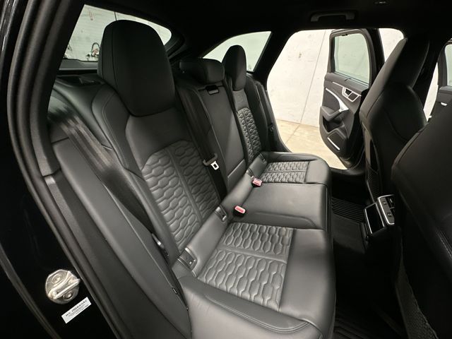 Thumbnail: 2024 Audi RS 6 - 30