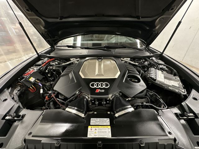 Thumbnail: 2024 Audi RS 6 - 8