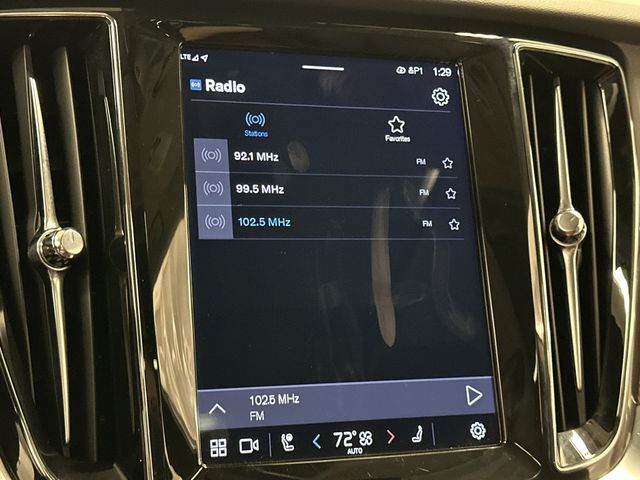 Thumbnail: 2025 Volvo V60 - 14