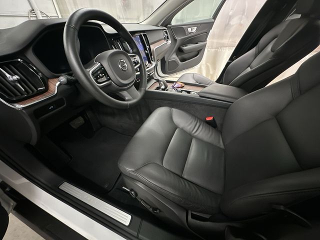 Thumbnail: 2025 Volvo V60 - 11