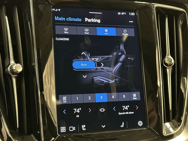 Thumbnail: 2025 Volvo V60 - 24