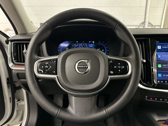 Thumbnail: 2025 Volvo V60 - 2