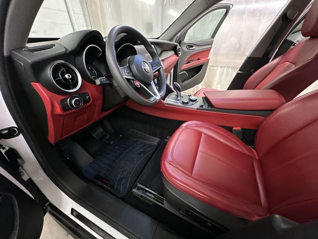 Thumbnail: 2018 Alfa Romeo Stelvio - 10