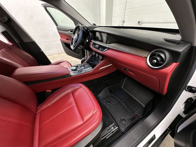 Thumbnail: 2018 Alfa Romeo Stelvio - 12
