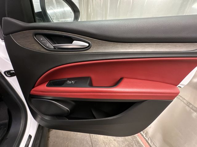 Thumbnail: 2018 Alfa Romeo Stelvio - 28