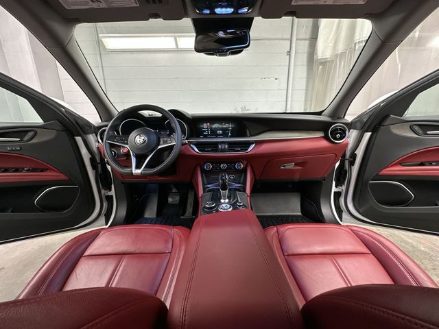 Thumbnail: 2018 Alfa Romeo Stelvio - 14