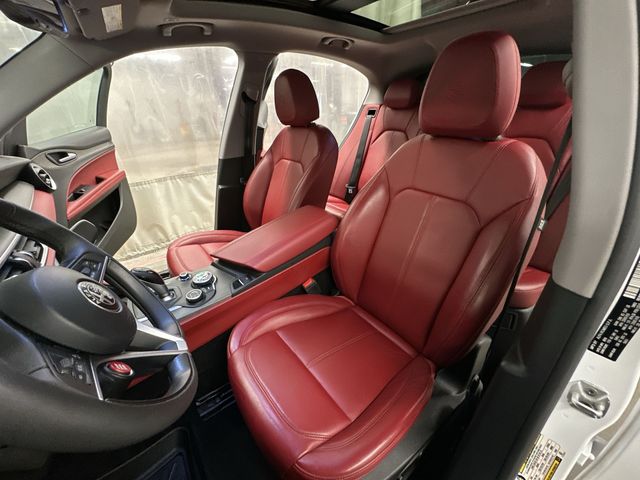 Thumbnail: 2018 Alfa Romeo Stelvio - 11