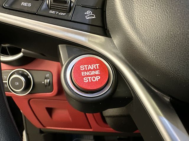 Thumbnail: 2018 Alfa Romeo Stelvio - 21