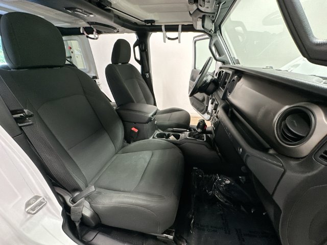 Thumbnail: 2018 Jeep Wrangler - 24