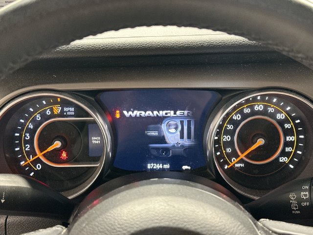Thumbnail: 2018 Jeep Wrangler - 14