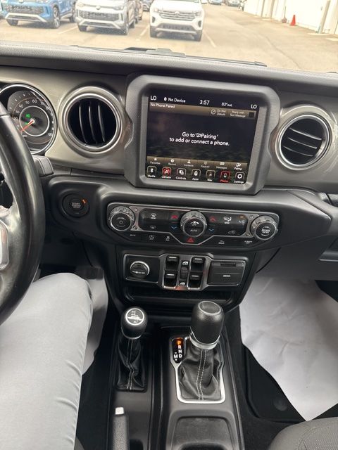 Thumbnail: 2022 Jeep Wrangler - 22