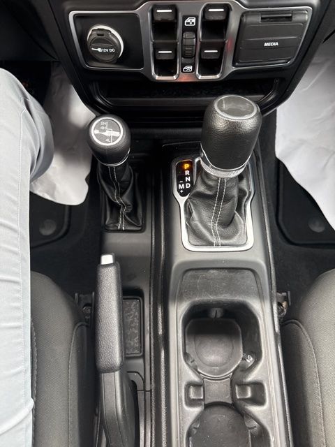 Thumbnail: 2022 Jeep Wrangler - 10