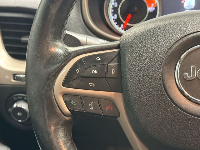 Thumbnail: 2016 Jeep Cherokee - 12