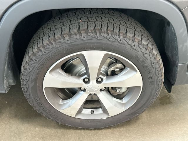 Thumbnail: 2022 Jeep Cherokee - 8
