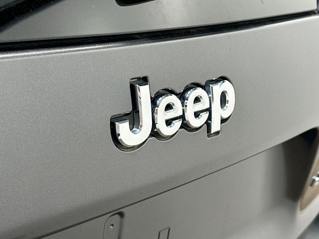 Thumbnail: 2022 Jeep Cherokee - 7