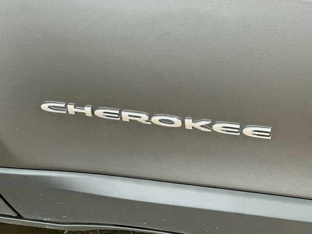 Thumbnail: 2022 Jeep Cherokee - 31