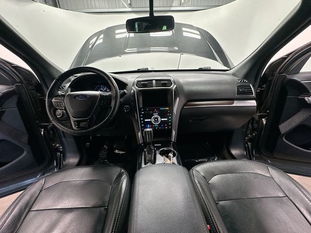 Thumbnail: 2018 Ford Explorer - 10