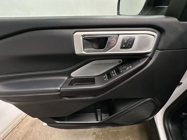 Thumbnail: 2020 Ford Explorer - 24