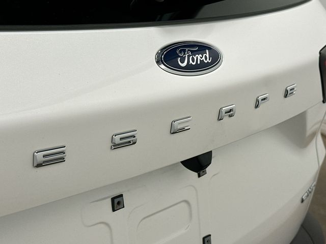 Thumbnail: 2023 Ford Escape - 7