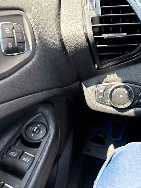 Thumbnail: 2016 Ford Escape - 19