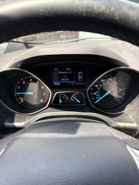 Thumbnail: 2016 Ford Escape - 8