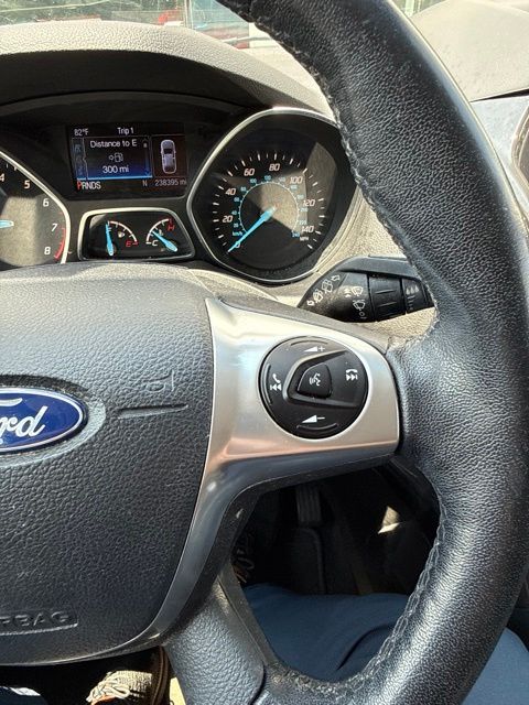Thumbnail: 2016 Ford Escape - 17