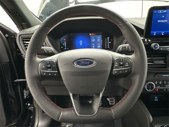 2023 Ford Escape ST-Line 2