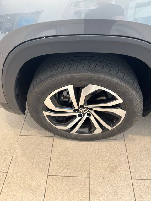 Thumbnail: 2023 Volkswagen Atlas - 15