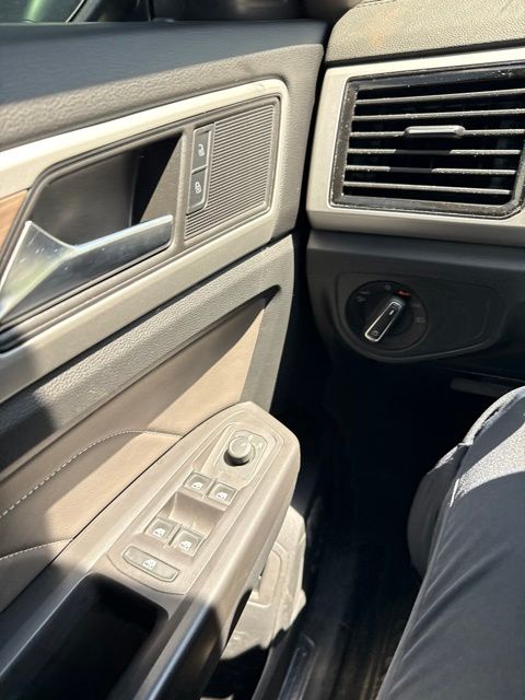 Thumbnail: 2023 Volkswagen Atlas - 11
