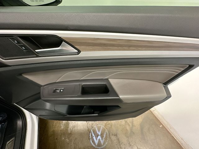 Thumbnail: 2023 Volkswagen Atlas - 27