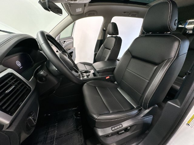 Thumbnail: 2023 Volkswagen Atlas - 23