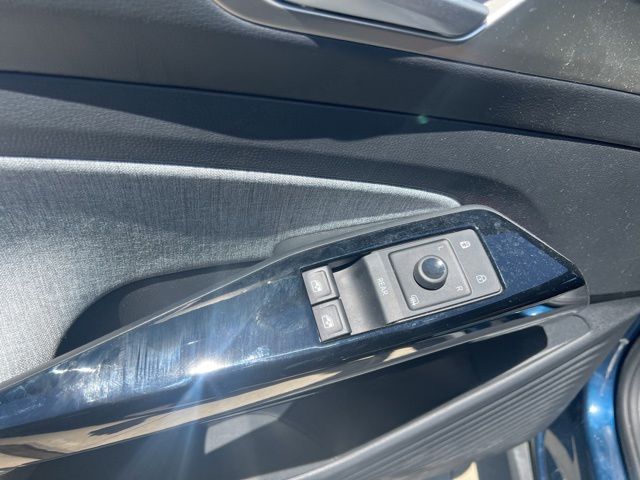 Thumbnail: 2023 Volkswagen ID.4 - 14