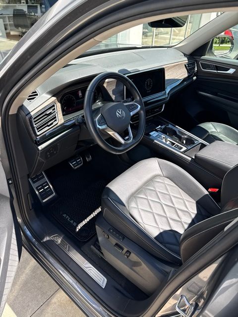 Thumbnail: 2024 Volkswagen Atlas - 15