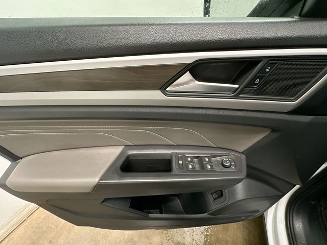 Thumbnail: 2023 Volkswagen Atlas - 22
