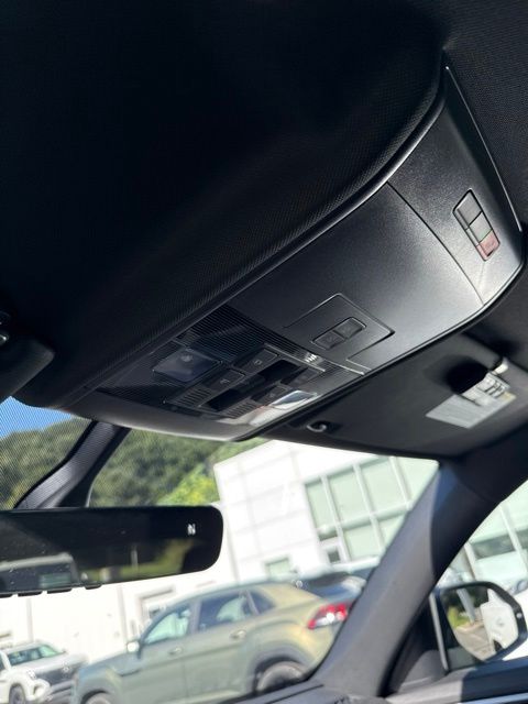 Thumbnail: 2022 Volkswagen Atlas - 22