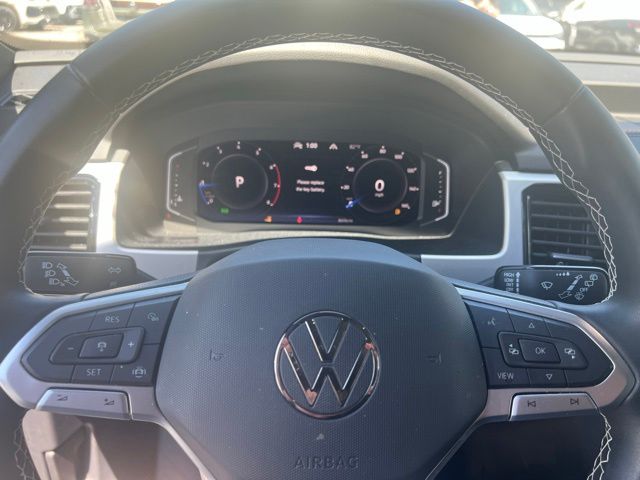 Thumbnail: 2023 Volkswagen Atlas - 16