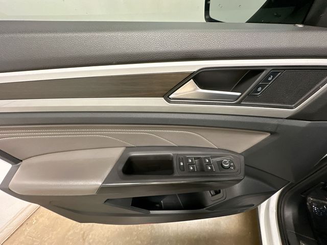 Thumbnail: 2022 Volkswagen Atlas - 27