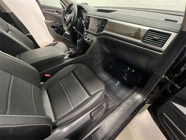 Thumbnail: 2023 Volkswagen Atlas - 14