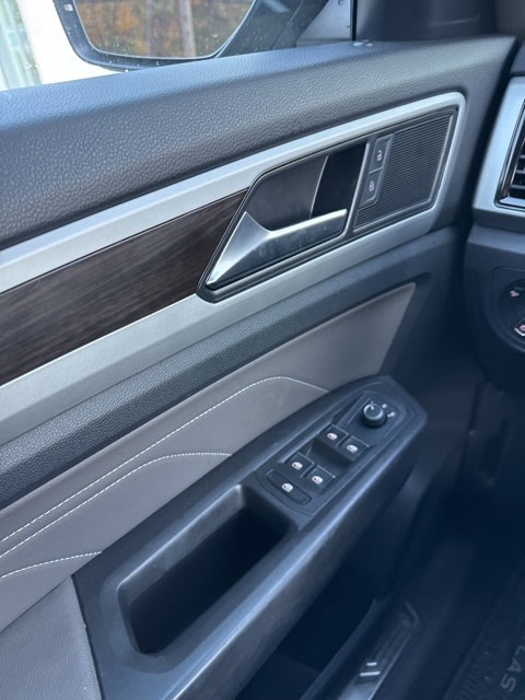 Thumbnail: 2022 Volkswagen Atlas - 21