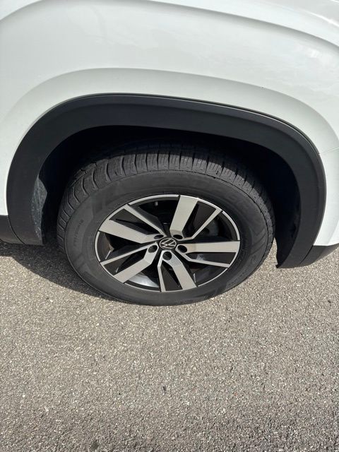 Thumbnail: 2023 Volkswagen Atlas - 6