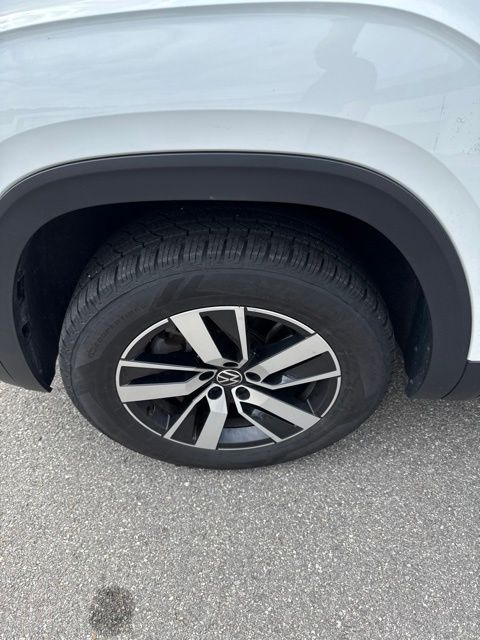 Thumbnail: 2023 Volkswagen Atlas - 17