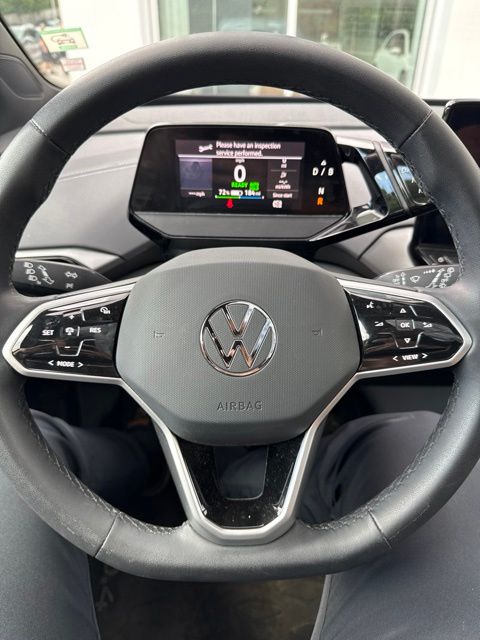 Thumbnail: 2023 Volkswagen ID.4 - 2