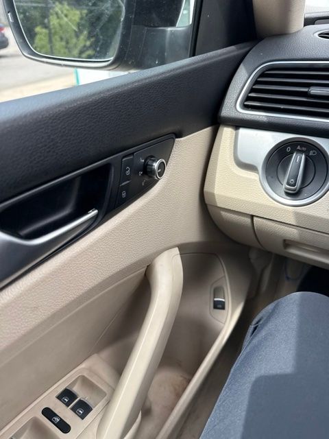 Thumbnail: 2014 Volkswagen Passat - 18